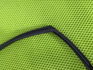 Уплотнитель стекла двери передней левой Hyundai Tucson (2020) — фото 9