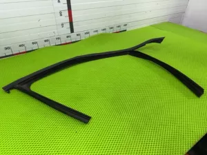 Уплотнитель стекла двери передней правой Lada Xray (2015) — фото 2