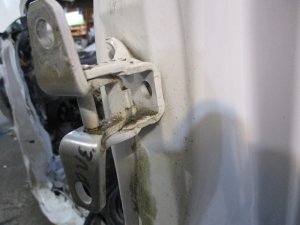 Петля двери задней левой верхняя Mitsubishi ASX (2010-2013) — фото 1