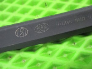 Уплотнитель стекла двери задней правой Kia Sorento (2009-2013) — фото 3