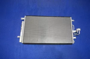 Радиатор кондиционера Geely Emgrand SS11 — фото 3