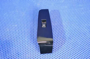 Кнопка стеклоподъемника с накладкой передней правой Geely Emgrand SS11 — фото 1