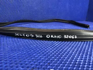 Уплотнитель стекла двери задней левой Kia Seltos 2019 - — фото 4