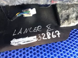Консоль центральная с подлокотником Mitsubishi Lancer 10 CY2A/CY1A/CY3A — фото 10