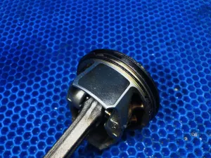 Поршень с шатуном Skoda Octavia 3 (A7) Лифтбек 1.6 AT (110 л.с.) 2013-н.в — фото 2
