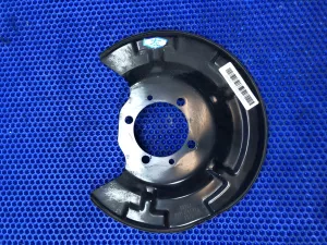 Пыльник тормозного диска задний левый Geely Emgrand SS11 — фото 1