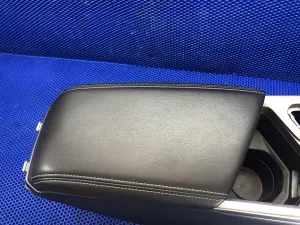 Центральная консоль с подлокотником Geely Emgrand SS11 — фото 6