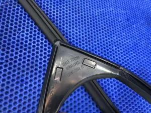 Уплотнитель стекла двери передней левой Geely Emgrand SS11 — фото 7
