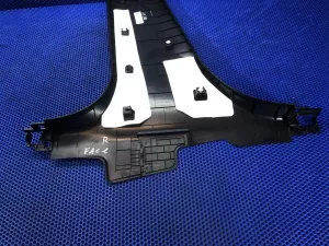 Обшивка стойки средней правой нижняя Geely Preface — фото 9