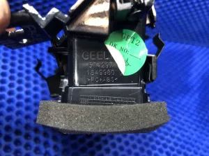 Дефлектор воздушный левый Geely Preface — фото 11