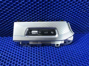 Блок кнопок Geely Preface — фото 1