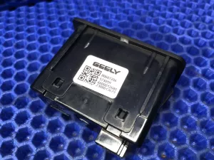 Разъём USB Geely Preface — фото 6