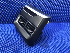 Дефлектор воздушный в консоль Geely Preface — фото 2