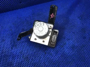Блок ABS 4N15 Mitsubishi Pajero Sport 3  — фото 2