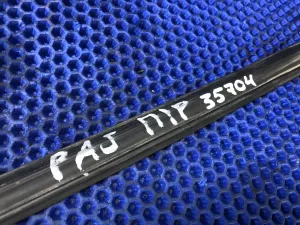 Уплотнитель двери передней правой нижний 4N15 Mitsubishi Pajero Sport 3  — фото 5