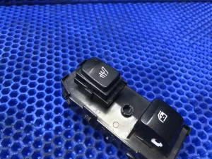 Кнопка стеклоподъёмника задняя Hyundai Tucson 4 NX4 — фото 3
