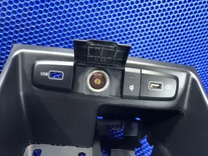 Накладка консоли центральной Hyundai Tucson 4 NX4 — фото 2
