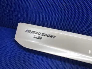 Накладка крышки багажника Mitsubishi Pajero Sport 3  — фото 4