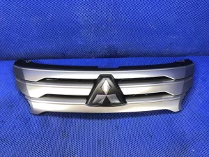 Решетка радиатора Mitsubishi Pajero Sport (2015-2021) — фото 2