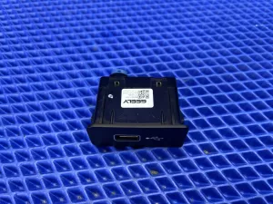 Разъем usb Geely Atlas PRO 2021- (NL-3B) / Belgee X70  — фото 3
