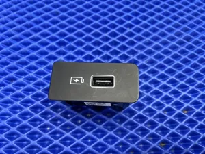 Разъем USB Geely Atlas PRO 2021- (NL-3B) / Belgee X70  — фото 2