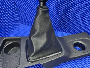 Накладка центральной консоли с чехлом кпп Renault Duster 2 2021- — фото 3