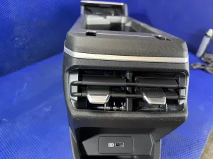 Консоль центральная Geely Emgrand SS11 — фото 30