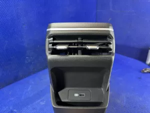 Консоль центральная Geely Emgrand SS11 — фото 27