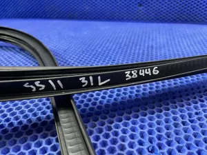 Уплотнитель проема двери задний левый Geely Emgrand (2021) — фото 8