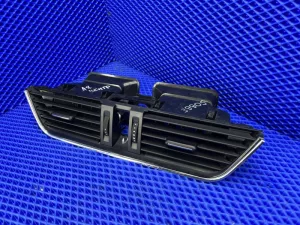 Дефлектор воздушный центральный Skoda Octavia A7 2013-2020 — фото 3