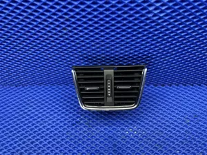 Воздушный дефлектор в консоль Skoda Octavia A7 2013-2020 — фото 1