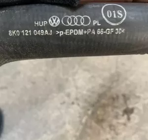 Патрубок audi a4 a5 2.0 tfsi 8k0121049aj — фото 4