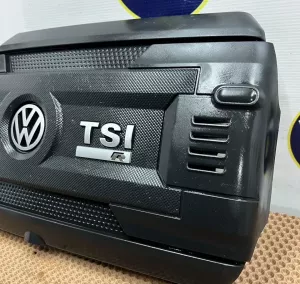 Крышка двигателя vw golf 7R оригинал — фото 2