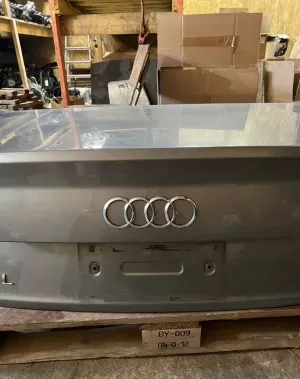 Крышка багажника audi a8 d4 long — фото 2
