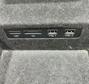 Usb разъем audi a6 a7 c8 оригинал — фото 2