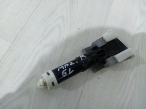 Форсунка омывателя фары правая Mazda Mazda3 (2008-2011) — фото 1