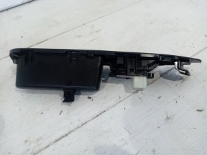 Кнопка стеклоподъемника Nissan Qashqai (2013-2019) — фото 2