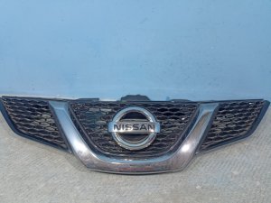 Решетка радиатора Nissan Qashqai (2013-2019) — фото 3