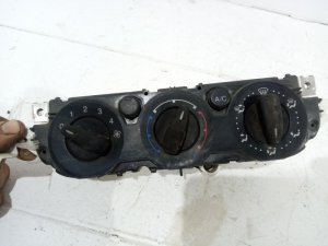 Блок управления климатической установкой Ford Focus (2004-2008) — фото 1