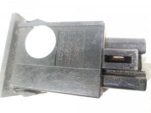 Кнопка открывания лючка бензобака Toyota Avensis (2002-2006) и др. — фото 2