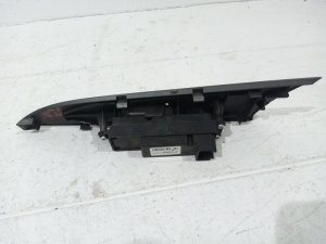 Кнопка стеклоподъемника Mazda Mazda3 (2003-2006) — фото 6