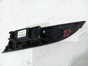Кнопка стеклоподъемника Mazda Mazda3 (2003-2006) — фото 2