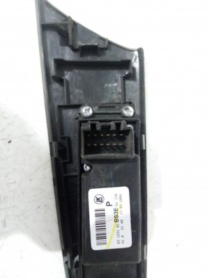 Кнопка стеклоподъемника Mazda Mazda3 (2003-2006) — фото 3