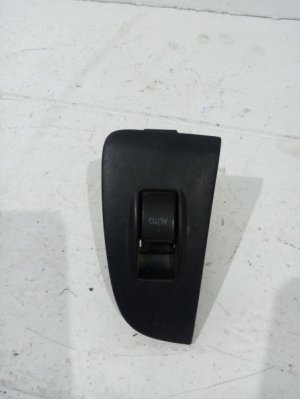 Кнопка стеклоподъемника Toyota Avensis (2002-2006) — фото 1