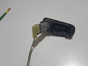 Повторитель на крыло левый желтый Honda Civic Ferio (1995-1998) и др. — фото 2