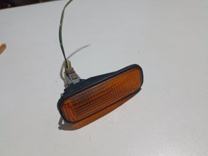 Повторитель на крыло левый желтый Honda Civic Ferio (1995-1998) и др. — фото 1