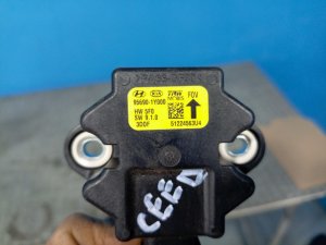 Датчик ускорения Kia Ceed (2006-2010) — фото 3