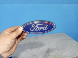 Эмблема на крышку багажника Ford C-MAX (2003-2007) — фото 1