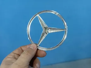 Эмблема на крышку багажника Mercedes-Benz GLE-Class (2015-2020) — фото 2