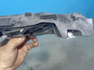 Кронштейн ручки передняя правая Mercedes-Benz C-Class (2013-2018) — фото 7